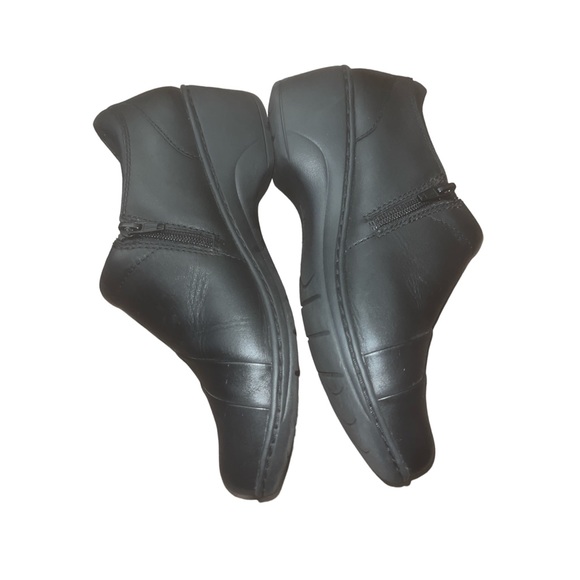 Clarks Collection slip on shoes side zip 2” block heel - Picture 7 of 9